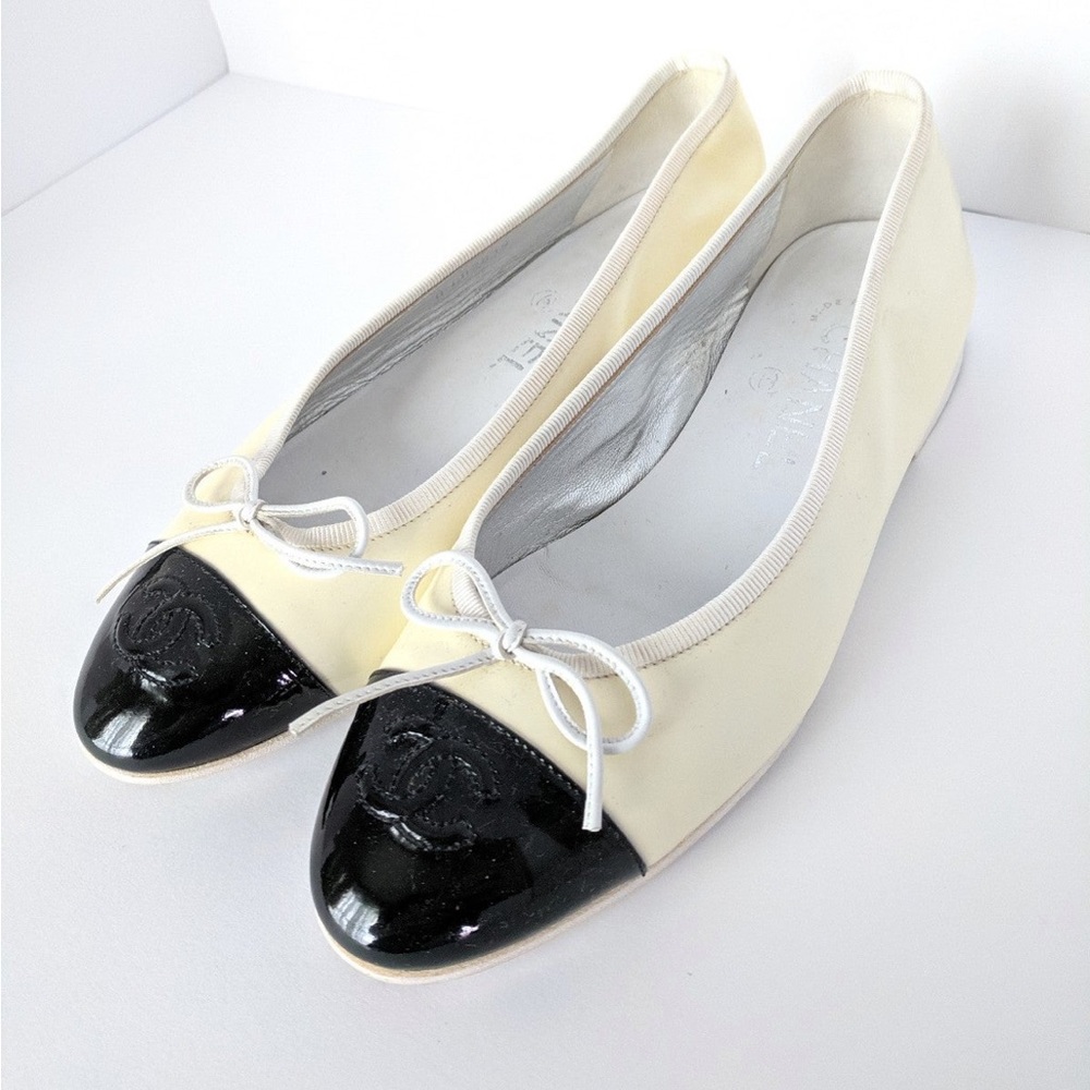 CHANEL FLATS